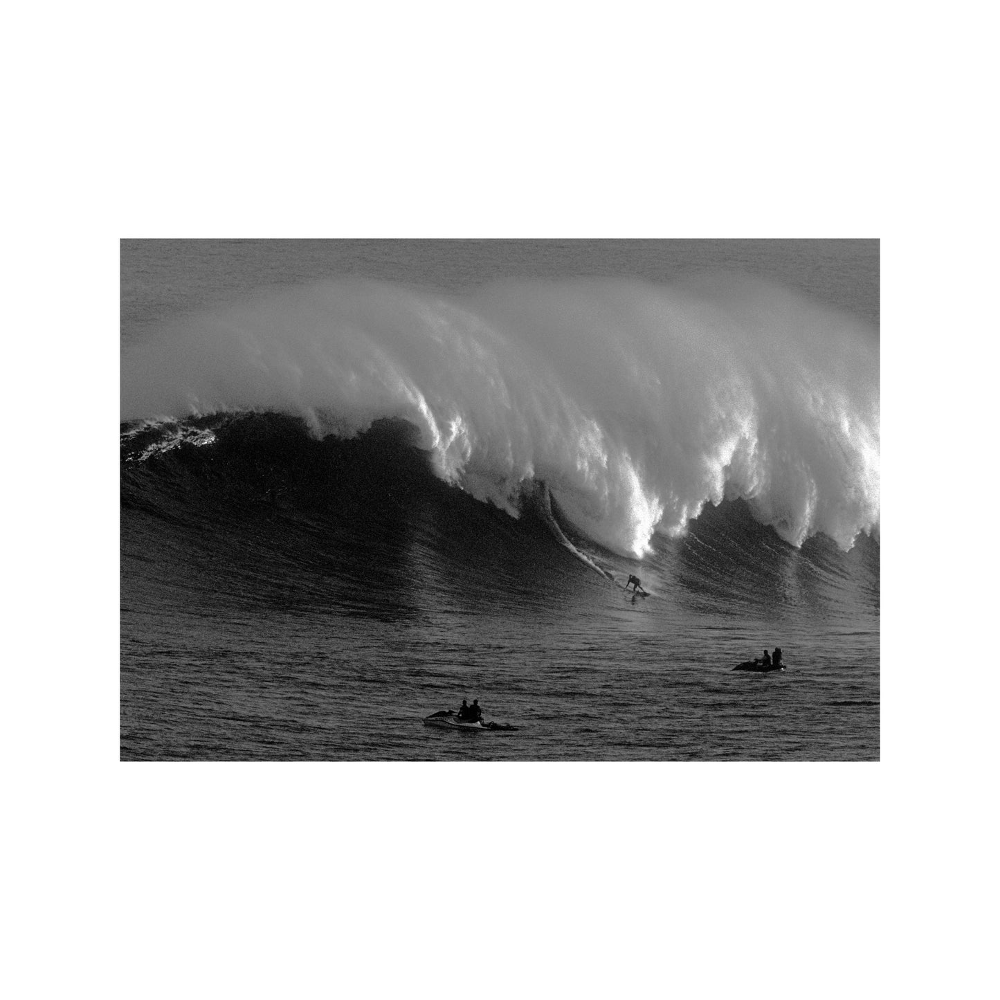 Laird Hamilton Pe'ahi in Black and White